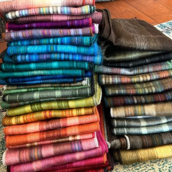 Beautiful alpaca scarf from Ecuador so soft and warm! - Picture 6 of 8